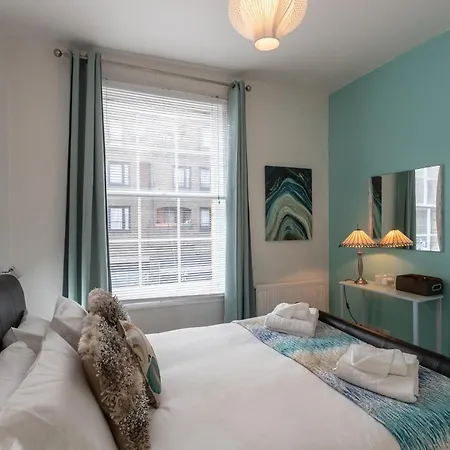 The Wanderlust - 1 Bedroom Apartment L Sleeps 4 With Sofa Bed L Prime Location Plus Free Wifi L Perfect For Business & Leisure Travelers L 15Percent Off Weekly & 20Percent Off Monthly Stays! London Exterior photo